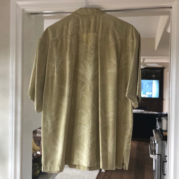Tommy Bahama Casual Short Sleeve Button Down - Picture 2 of 3